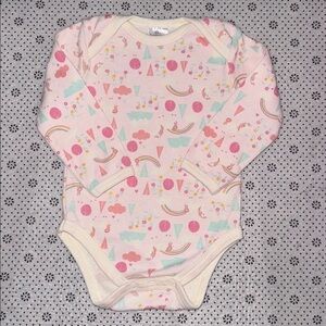 🛍 CUTE LITTLE GIRLS TOP SIZE 6/9 MONTHS 🛍